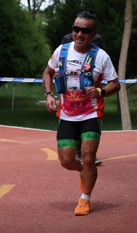 “鲲鹏径”铁人传奇之西大戒男-秦朝刚