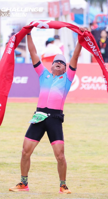 “鲲鹏径”全球铁人传奇之周忠岐:运动点燃生命的激情