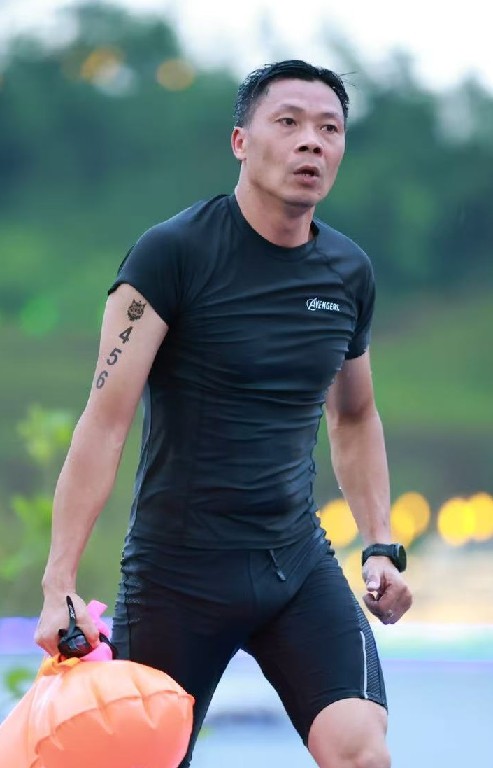 “鲲鹏径”全球铁人传奇之古荣华的蜕变人生 记定南县铁人三项运动协会会长古荣华的体育重生之路