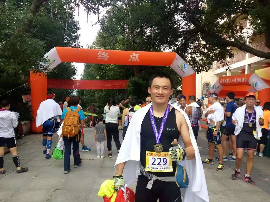 “鲲鹏径”全球铁人传奇之周兴 铁人铸就铁人魂