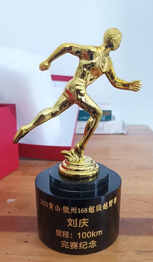 “鲲鹏径”全球铁人传奇之刘庆:从保安到铁人的破界逆袭