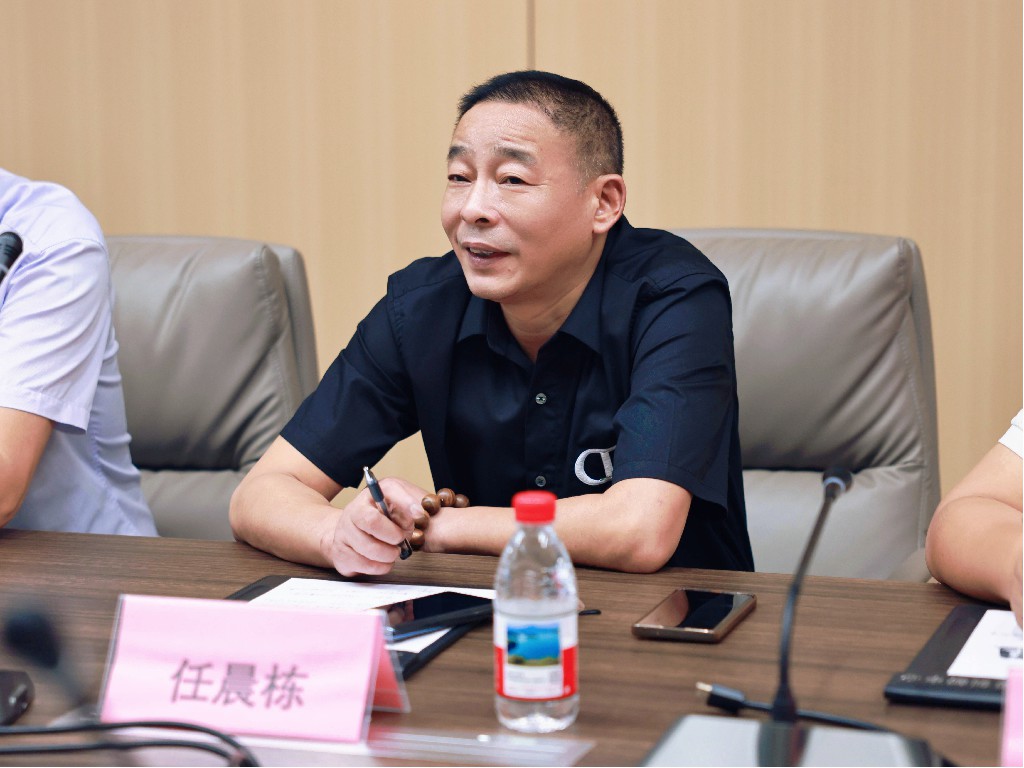 多路行家聚集莞揭创新中心 为孵化企业转型升级谋路径