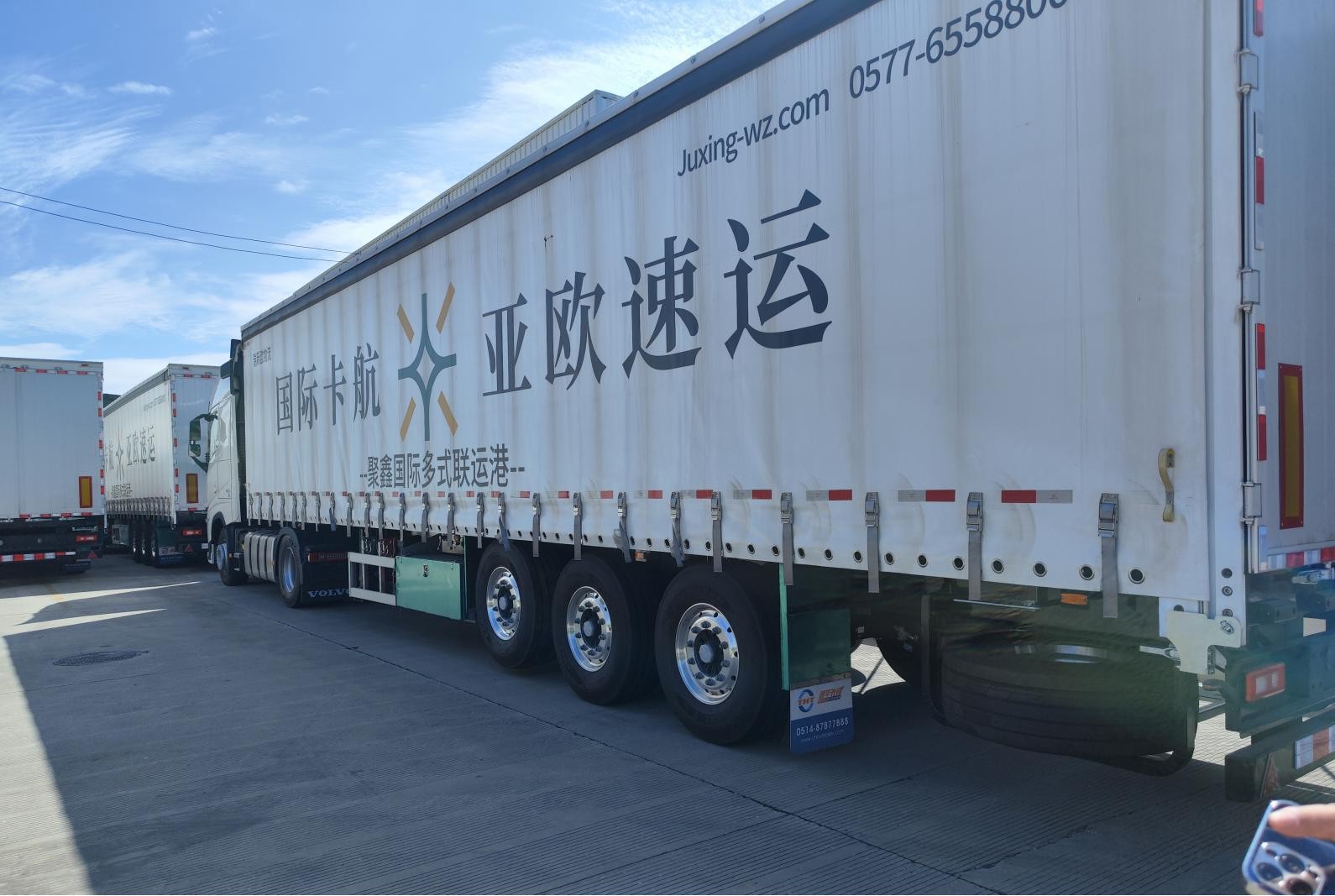 国际商业卫视考察兰州经开区 TIR卡航项目蓄势待发 打造国际物流新通道