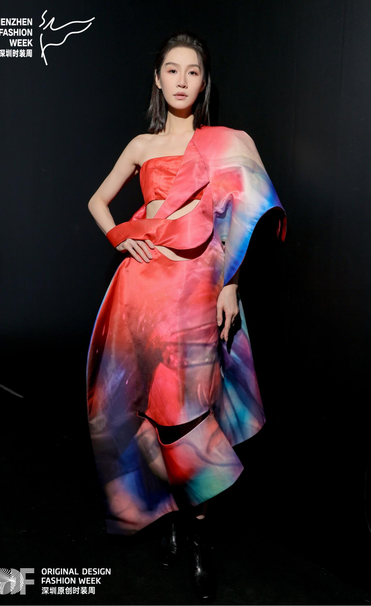 SS26深圳原创时装周启幕 树华国际「红秀」以东方美学对话世界