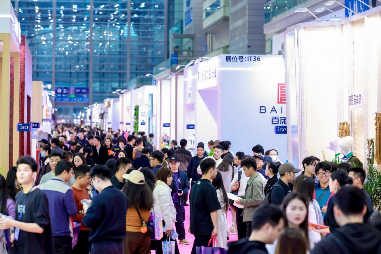 深圳时装周官方日程丨"深圳之约"双擎驱动产业共振:第31届FASHION SOURCE与SS26深圳原创时装周闪耀启程